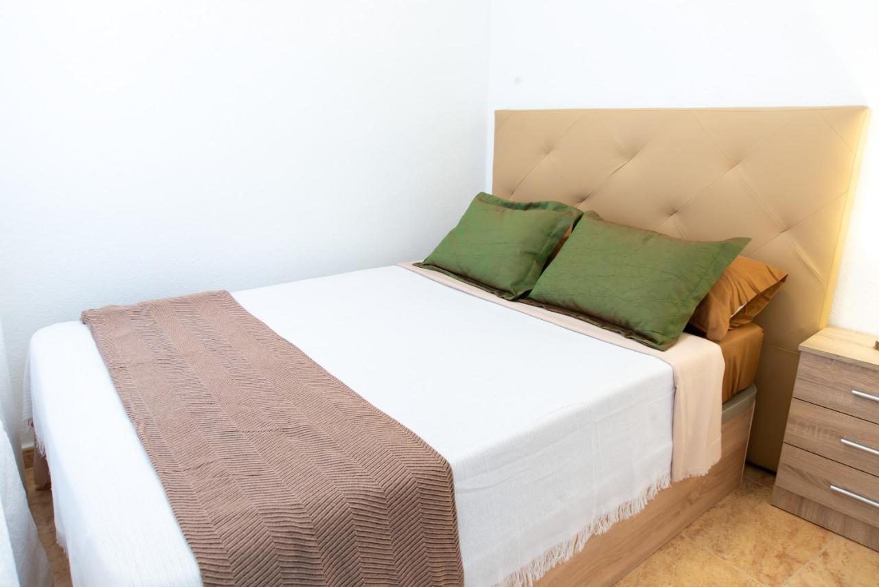 Holiday Suite Caballero De Rodas 92 Torrevieja Bagian luar foto