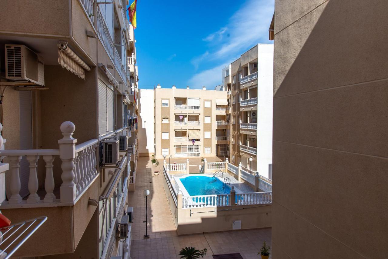 Holiday Suite Caballero De Rodas 92 Torrevieja Bagian luar foto